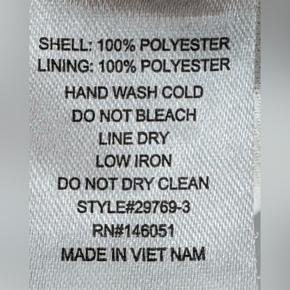 Monteau Los Angeles Chiffon Sleeveless Floral Multi-color Yellow/Black Top - Picture 13 of 13